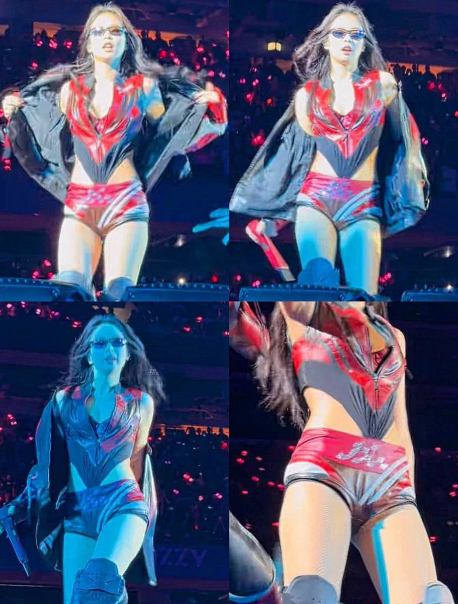 On stage — Soldier Field, Chicago, DEADLINE World Tour