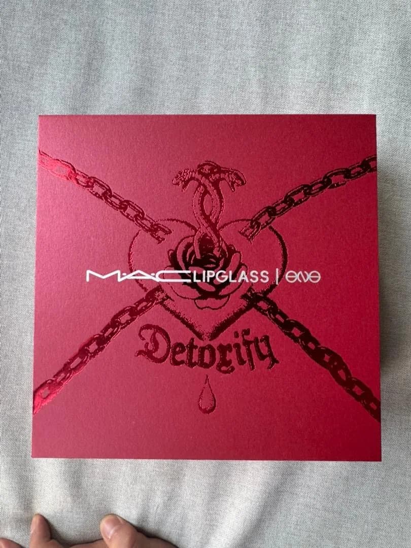 MAC × 2000Archives “Detoxify” Lipglass